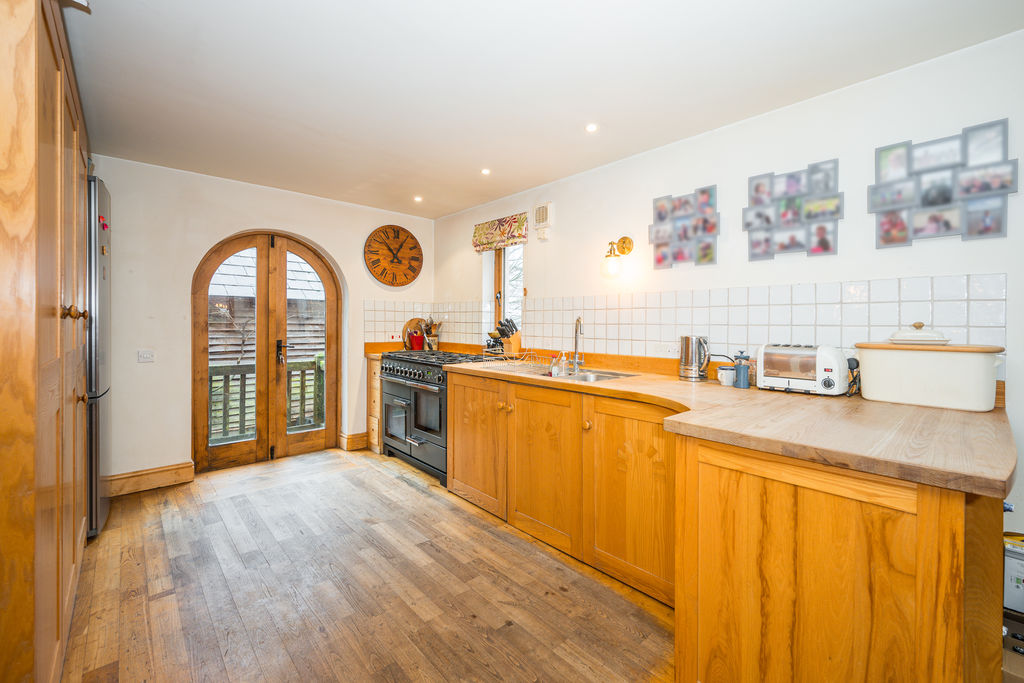 Kitchen- click for photo gallery